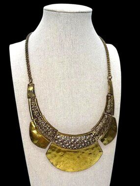 Gold Tone Metal Statement Necklace Cleopatra Style Lobster Clasp *read*